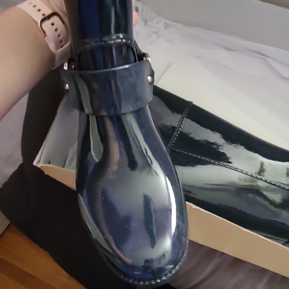 Michael Kors Rainboots - Picture 4 of 8